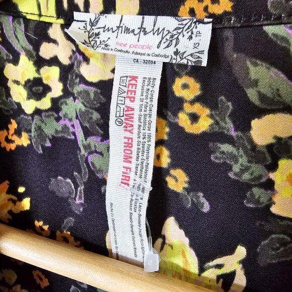 NWOT FREE PEOPLE FLORAL DEEP V SURPLICE LONG SLEEVES BODYSUIT TOP SIZE XS - Picture 11 of 14